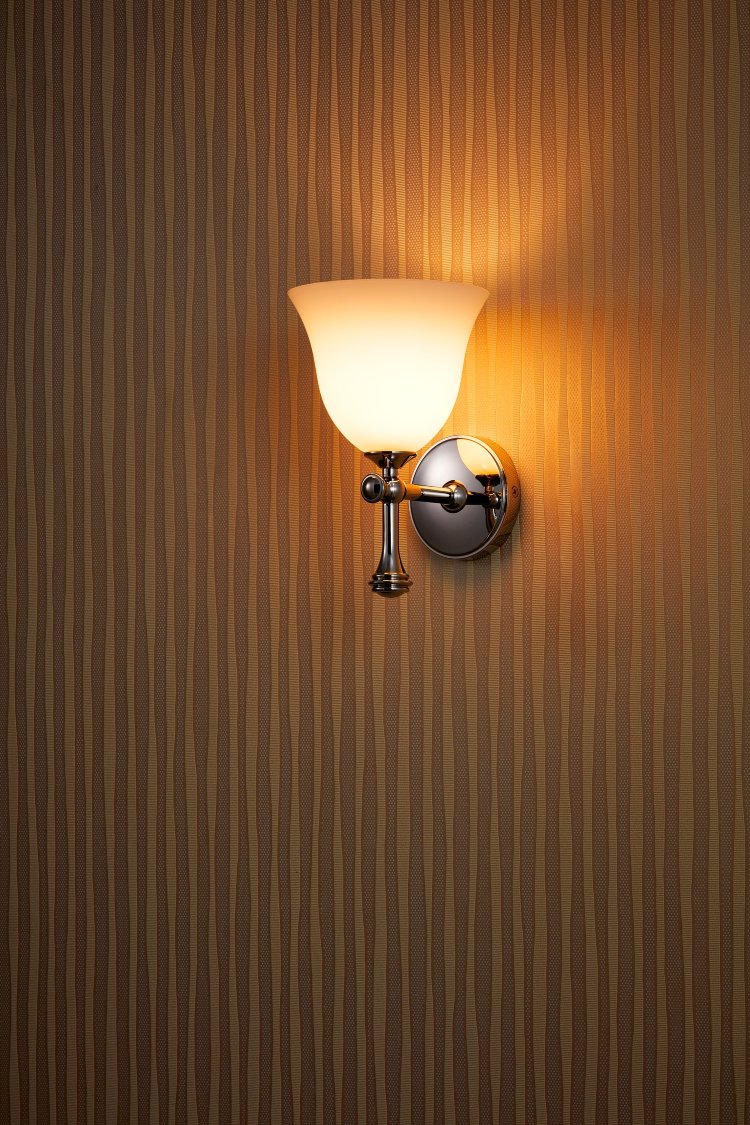картинка Светильник с плафоном из матового стекла, цвет Хром от магазина Burlington Official
